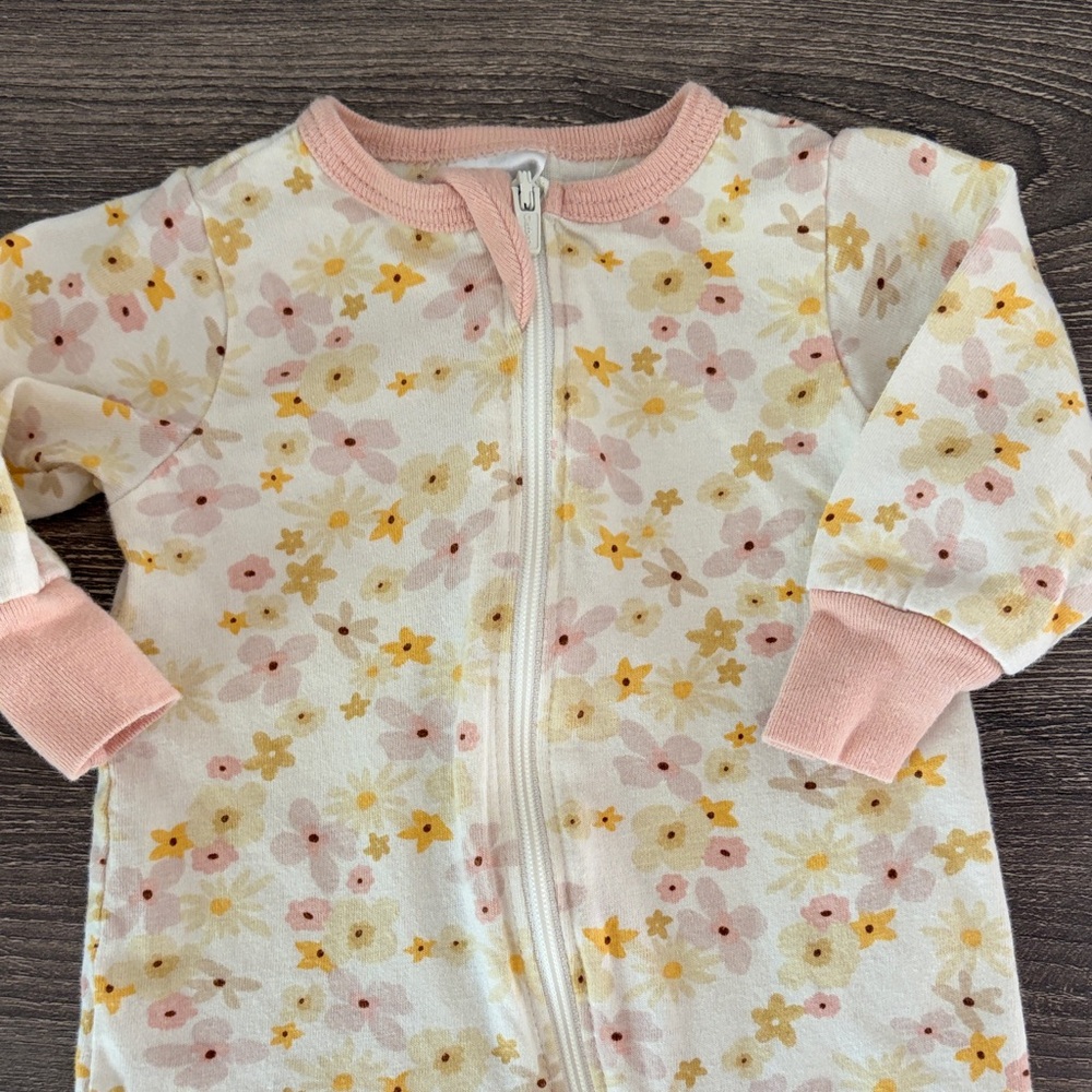 ❤️$2 Gerber Newborn Floral Zippered Footie